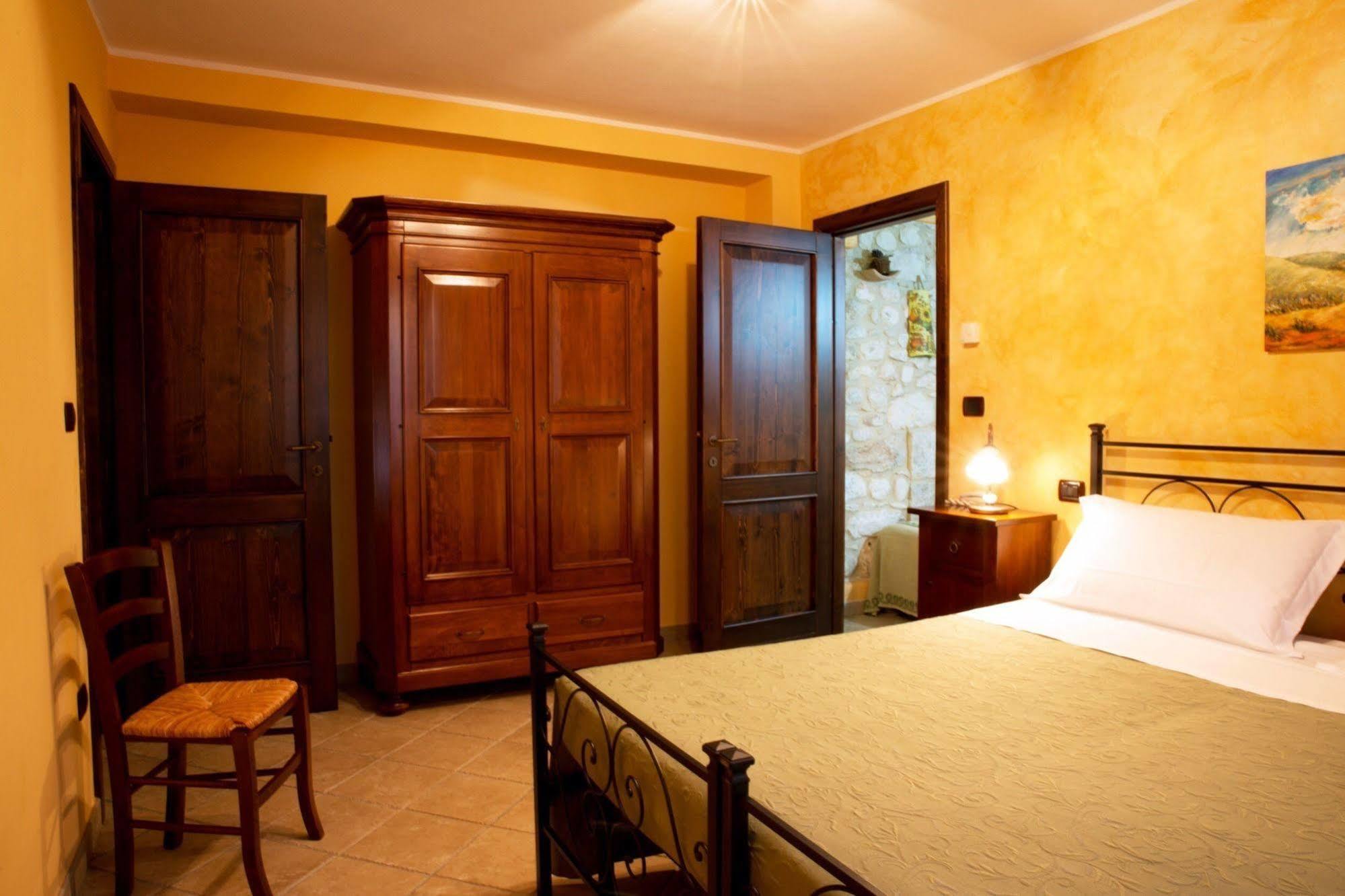 Agriturismo Il Casolare Di Nonno Mario Manoppello Exterior foto